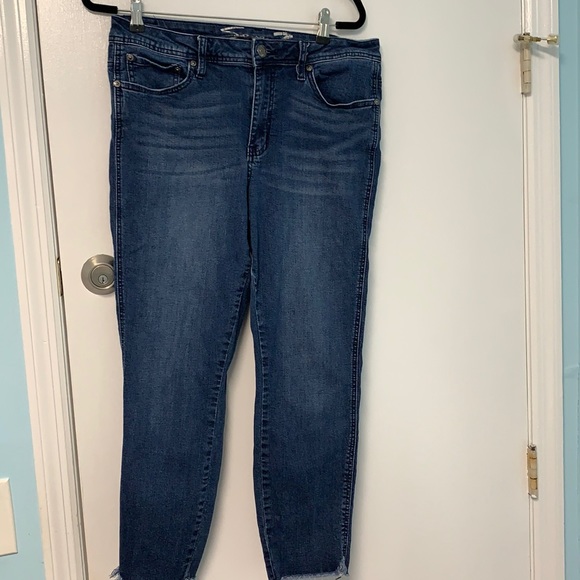 Seven7 Denim - Seven jeans size 12 frayed hem 99 percent cotton
